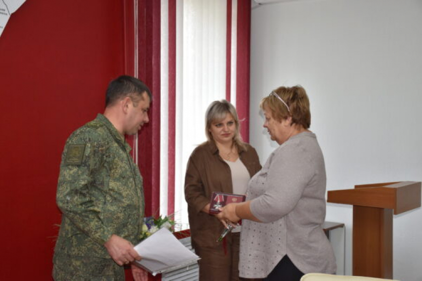 Награды погибших бойцов из Камышинского района приняли их самые близкие люди