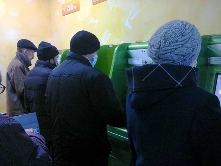 В банкоматы волгоградских банков вернулась наличность