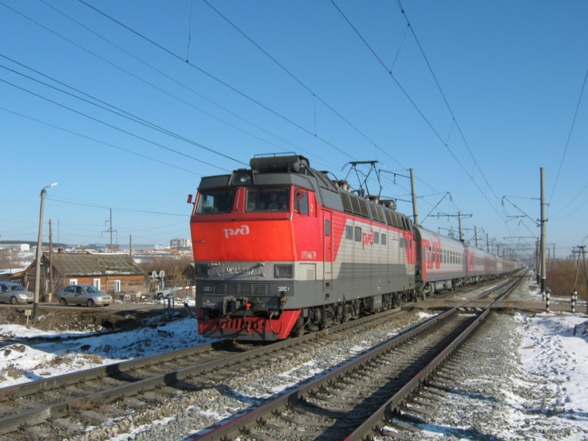 Пока пассажирский поезд шел из Кисловодска до Петрова Вала в Камышинском районе, состав «наткнулся» на подозрительный предмет