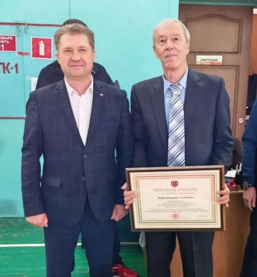 Редко появляющийся на медийных встречах глава Камышина Станислав Зинченко решил рассказывать о себе в личном канале в ВК