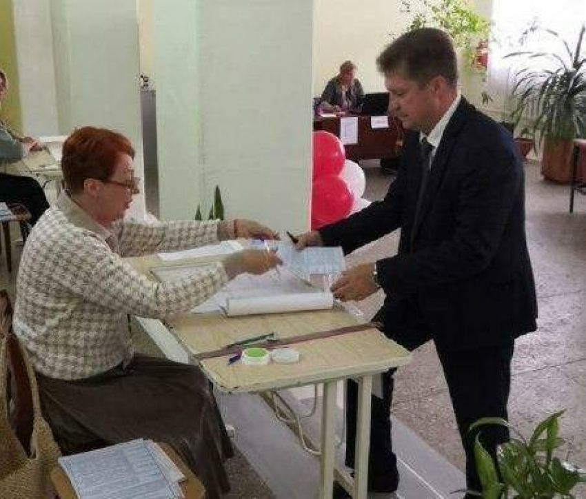 Глава Камышина Станислав Зинченко в собственном телеграм-канале  «выложил» себя на выборах и объявил, когда ждать окончательных результатов голосования