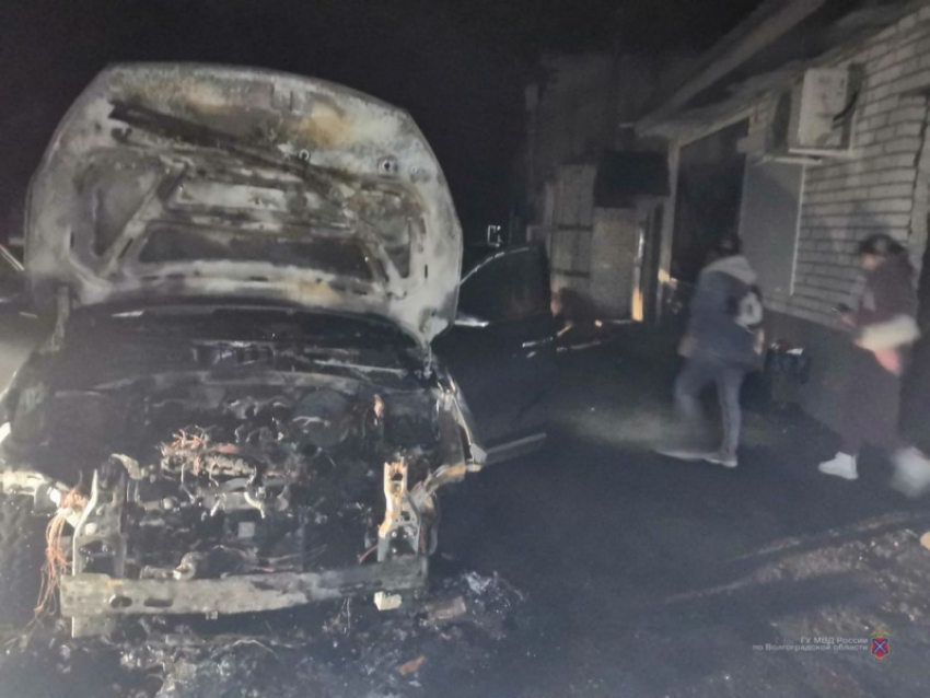 Разведенный поджигатель из Урюпинска устроил «вендетту» экс-жене  и спалил ее автомобиль и торговую точку