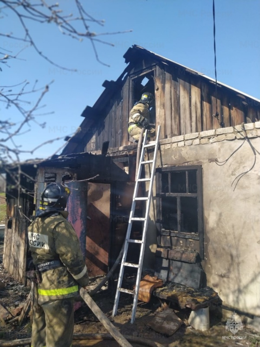 Камышане стали жертвами страшного пожара в дачном доме в районе поселка Соколовка сегодня, 7 апреля, - они мертвы