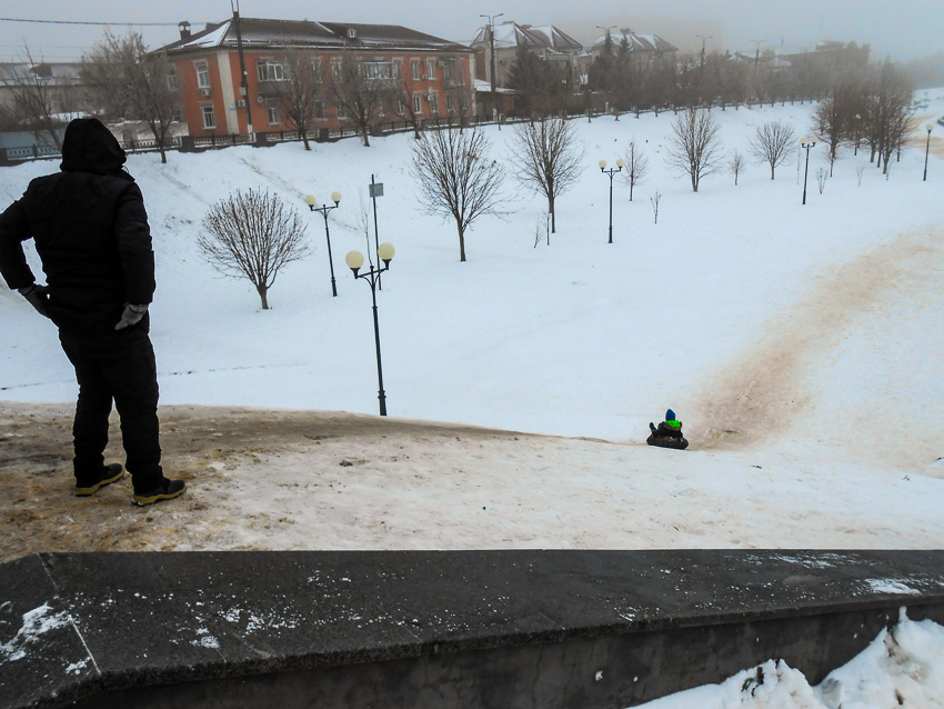 Власти Камышина ищут семью для любознательного, активного мальчика
