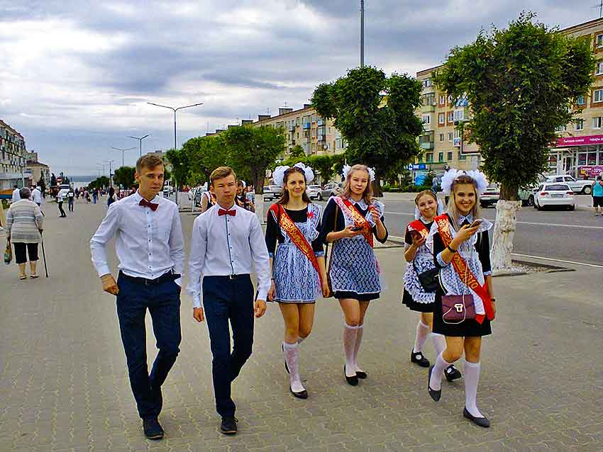 В Волгоградской области посчитали, во что обойдутся родителям выпускные вечера
