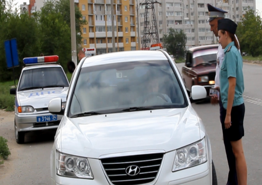 Автомобиль камышанина - должника по административным штрафам транспортировали на специальную стоянку