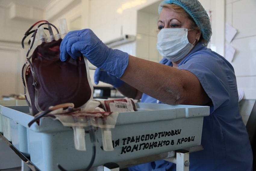 Всем инфекционным госпиталям Волгоградской области выдана для переливания антиковидная плазма