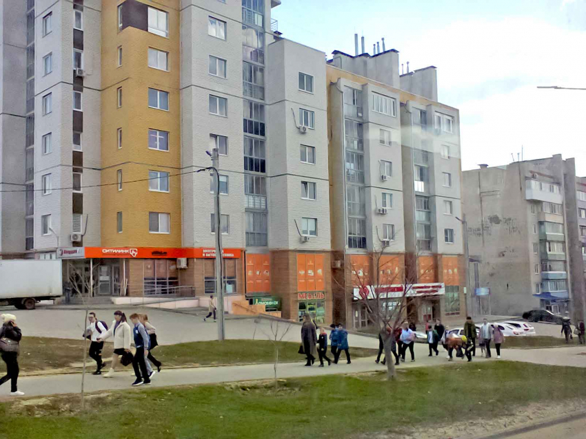 "КамышинТеплоЭнерго» оставляет без горячей воды 4 мая многоэтажки и школу в 3-м микрорайоне