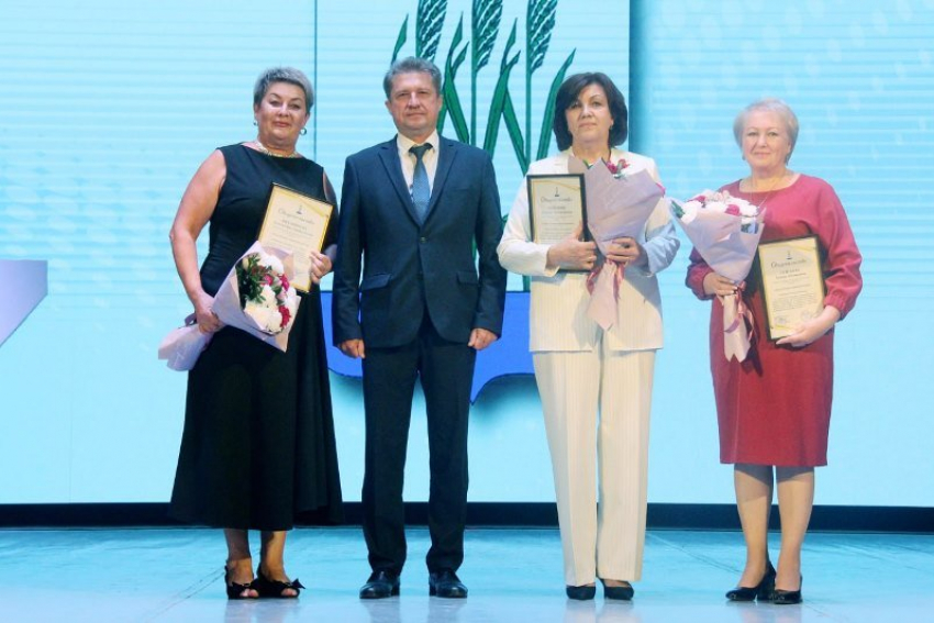 Перед Днем города с главной местной сцены назвали имена лучших людей Камышина, детали их личных достижений не приводились