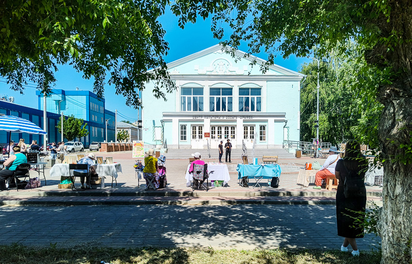 Власти Камышина зовут горожан в кино, в «Дружбу", бесплатно