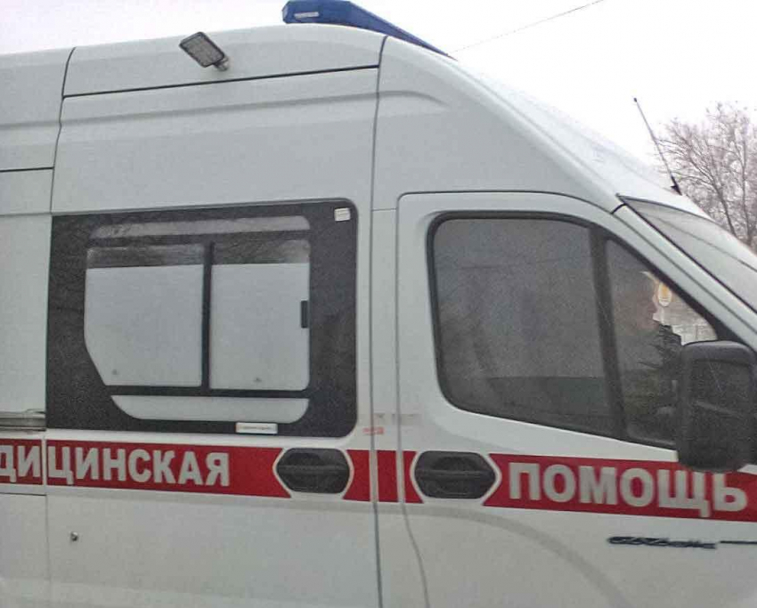 На московской трассе один большегруз врезался в другой, его отбросило на «встречку", в легковушку, в которой изранило пассажира