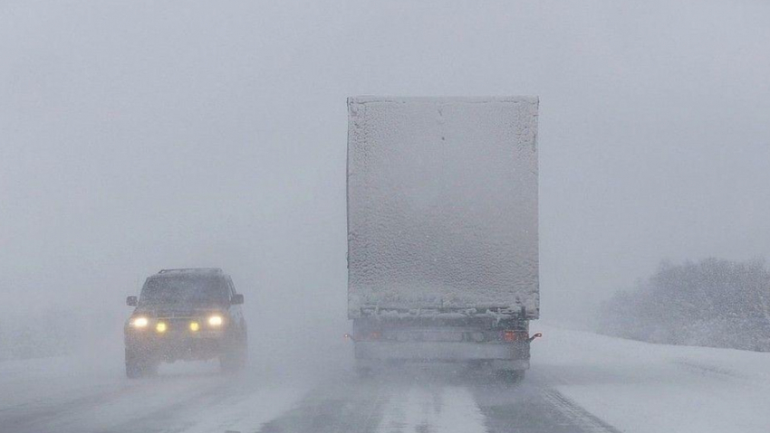 На федеральной трассе между Камышином и Волгоградом из-за снегопада затруднено движение