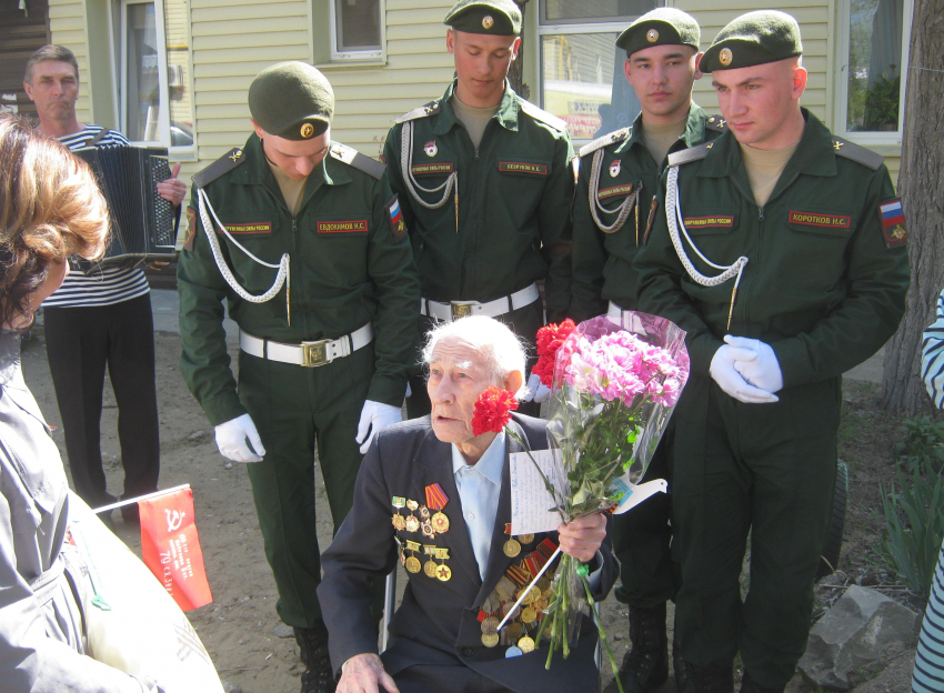 Волгоградская Облдума решила подарить ветеранам к Празднику Победы постельное белье