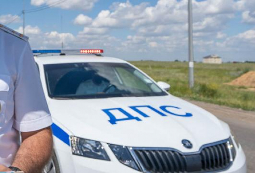 Машину начальника районного отдела ГИБДД подожгли в Волгоградской области