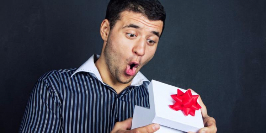 Топ-5 самых ужасных подарков на Новый год для мужчин