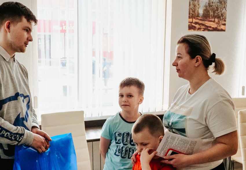 В Камышине Центр «В защиту детства» с радостью примет от горожан вещи для прибывающих беженцев с Украины