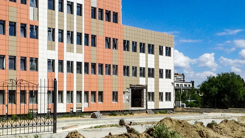 В Камышине начали готовить остановку у новой поликлиники на улице Советской, есть ли у объекта новый подрядчик - неизвестно