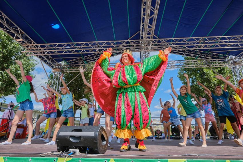 Пресс-служба администрации Камышина объявила, что Арбузный фестиваль включен в базу всероссийского сервиса RUSSPASS