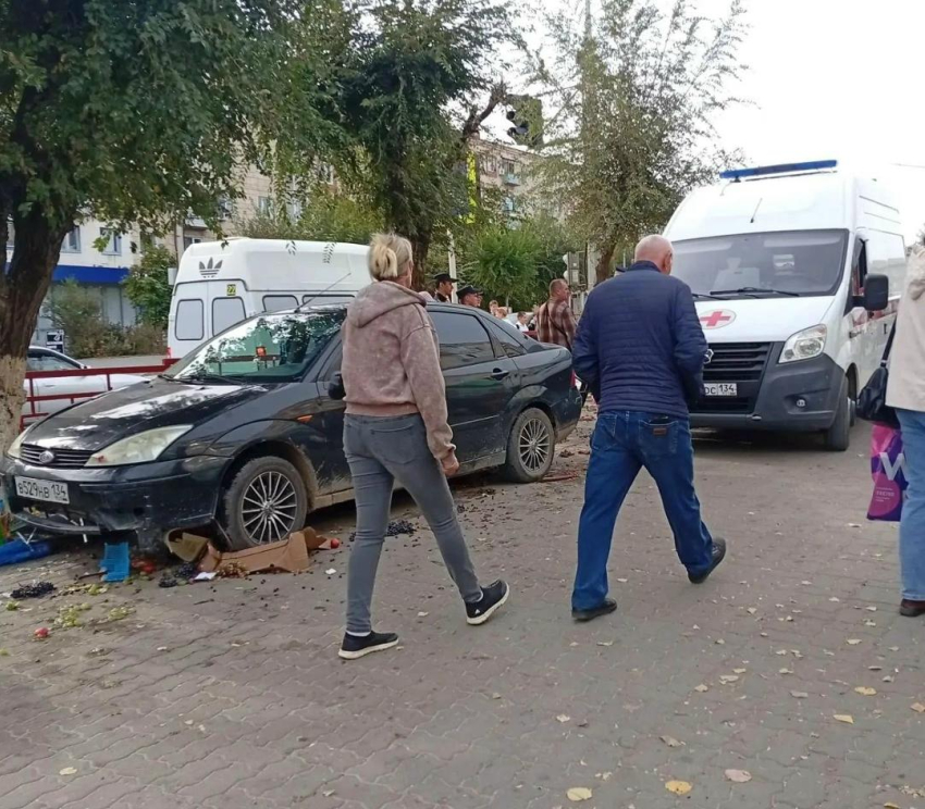 В Камышине организовалась инициативная группа по ликвидации стихийного рынка на улице Ленина