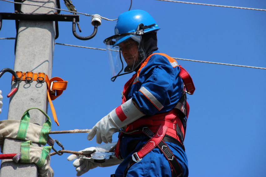 "Камышинские межрайонные электросети» предлагают завтра, 20 июля, посидеть без электричества почти десятку домов на улице Волгоградской