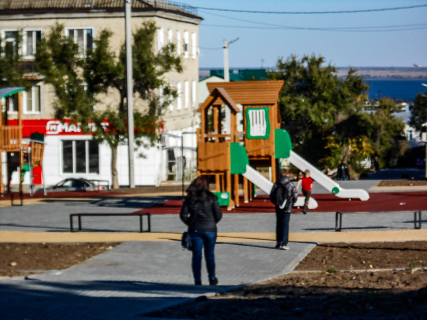 Депутат камышан в Госдуме Алексей Волоцков прибыл в Камышин на улицу Молодежная, но не «рассекретил", когда здесь откроют зону отдыха