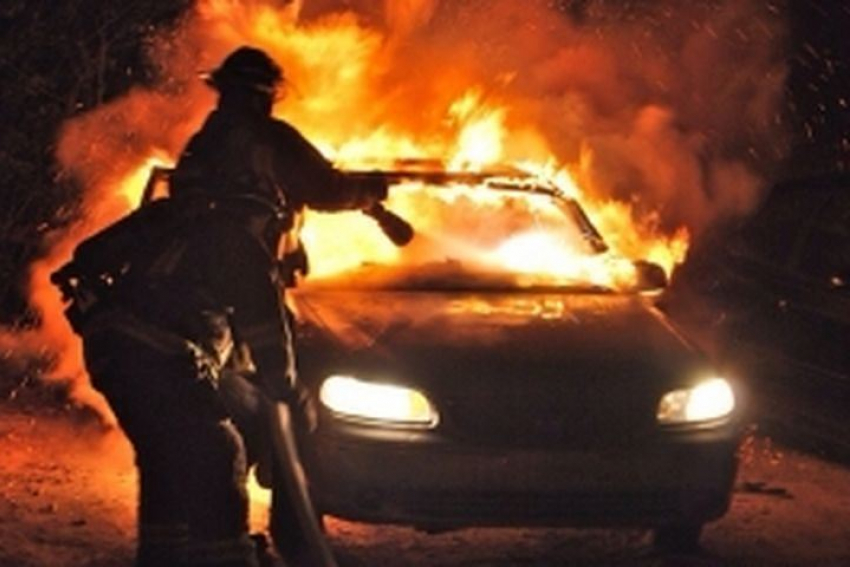 В Камышине на улице Гороховской сгорел автомобиль