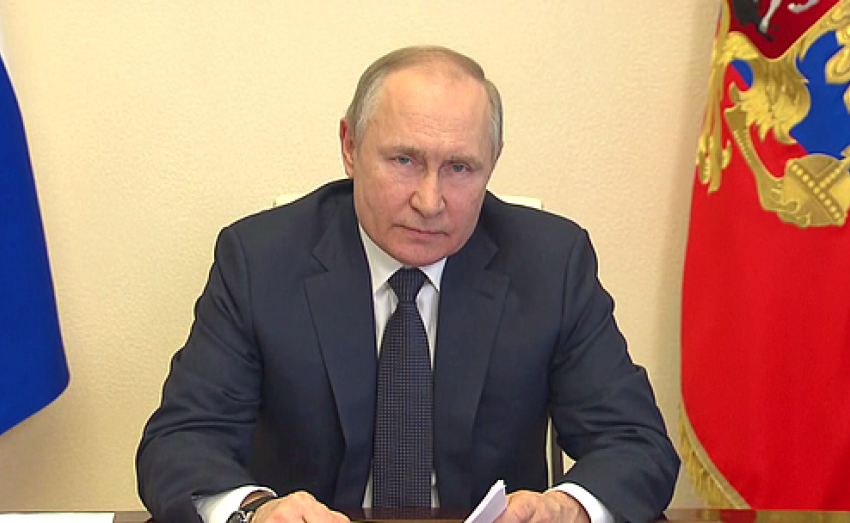 Владимир Путин заявил, что в России будут увеличены зарплаты бюджетников и пенсии