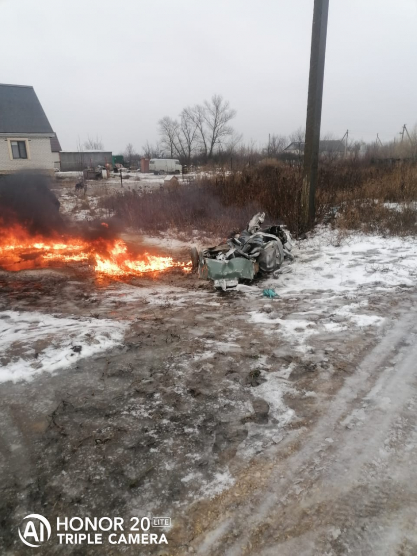 Очевидцы сообщают о новом упавшем с неба объекте близ села Линево в Жирновском районе, это 130 километров от Камышина (ВИДЕО)