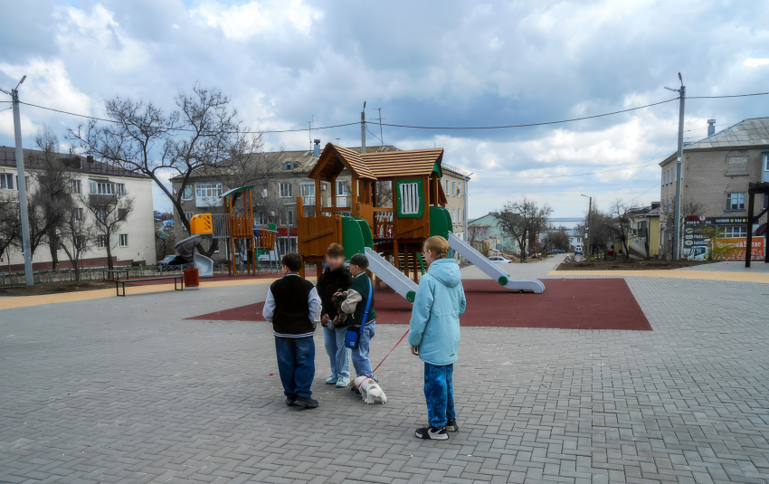 А озеленять новую площадку на улице Молодежной в Камышине когда будут? - камышанка