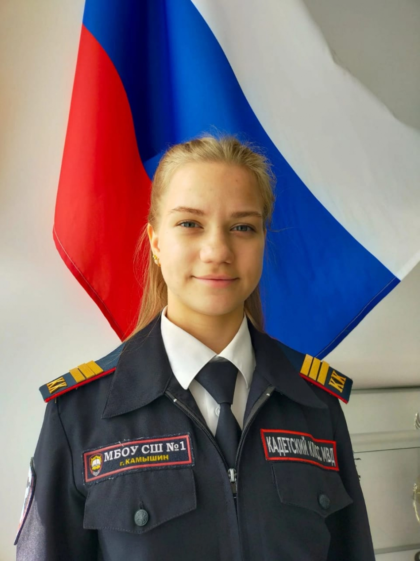 Какой своей первой серьезной высоты добилась камышинская старшеклассница и старший кадет Марина Кулакова