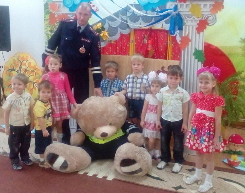 Сотрудники отдела ГИБДД МО МВД РФ «Камышинский» посетили детский дом 