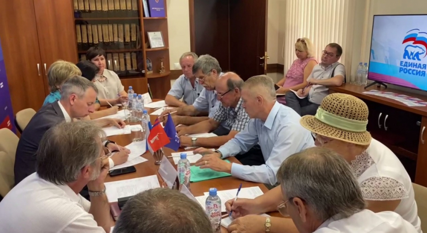 Дачники, в том числе из Камышина, провели народный сход в кабинете депутата Госдумы в Волгограде, - «Блокнот Волгограда"