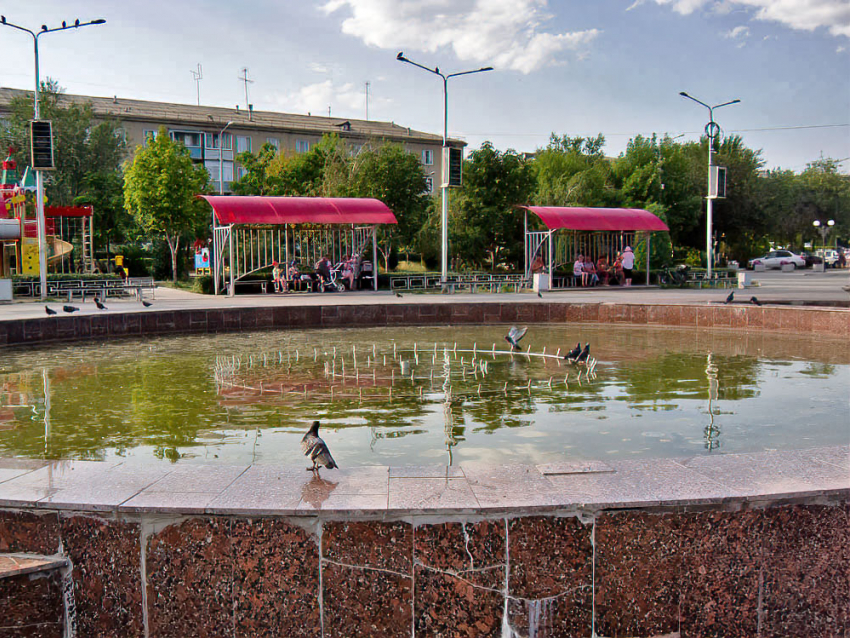 Камышане просят власти города в 35-градусную жару пустить фонтаны «без графика", ежедневно