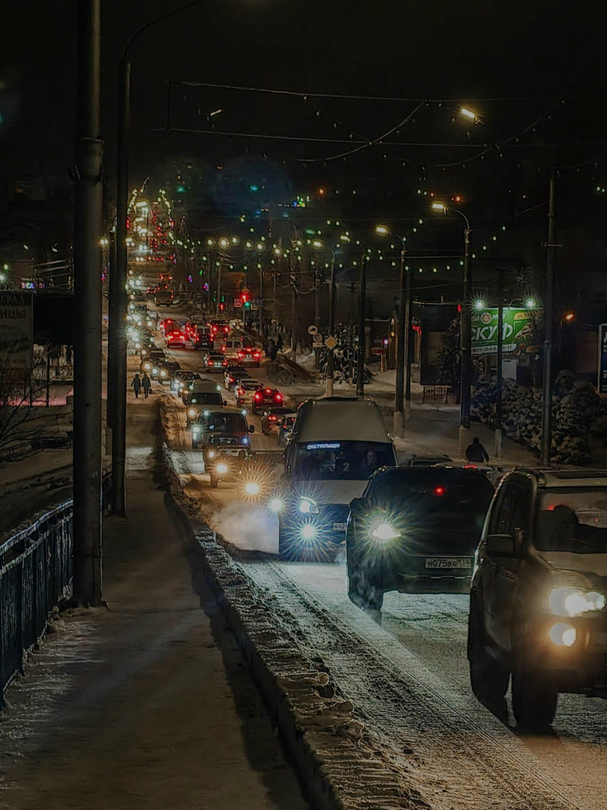 Над Волгоградской областью сбили ночью 4 беспилотника, «отбоя» беспилотной опасности пока не поступало