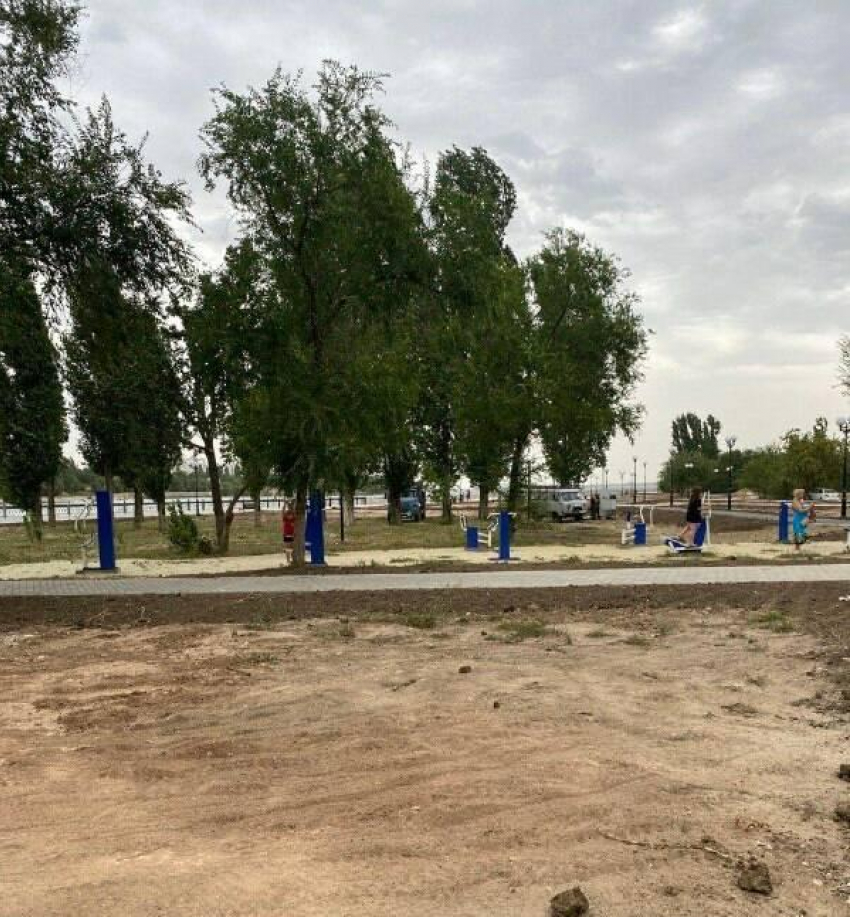 Администрация Камышина заявляет, что шквал на замедлил работ в парке «Топольки", и к мероприятиям Арбузного фестиваля площадки почти готовы