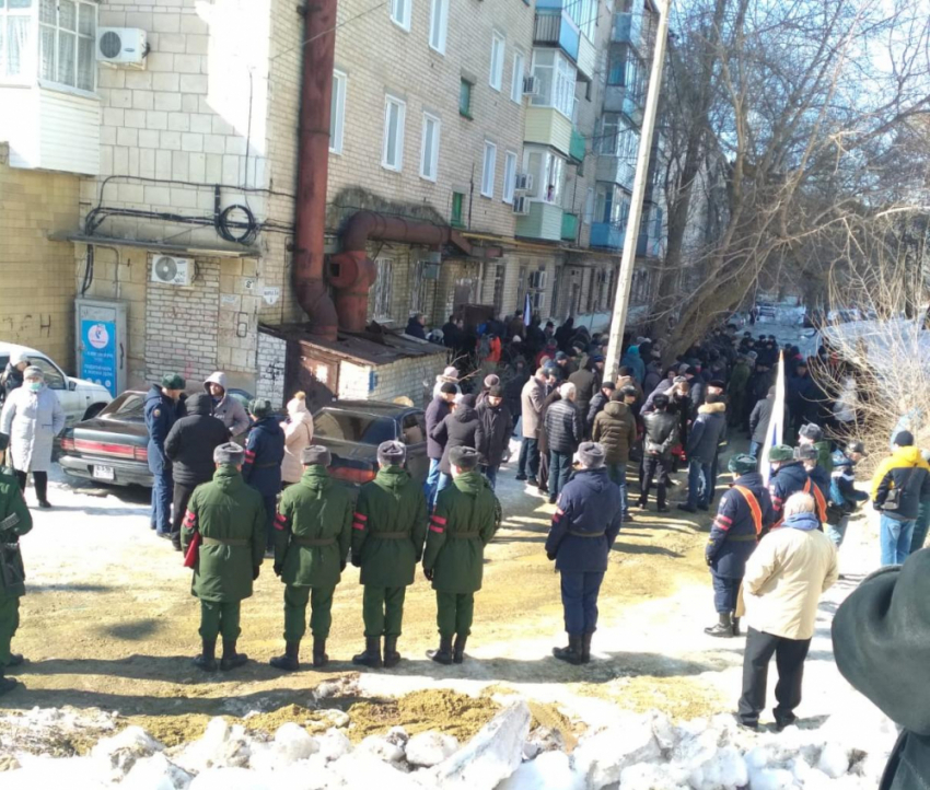 В Волгограде предложили установить памятные таблички на домах погибших на Украине военных  - хорошая инициатива и для Камышина?