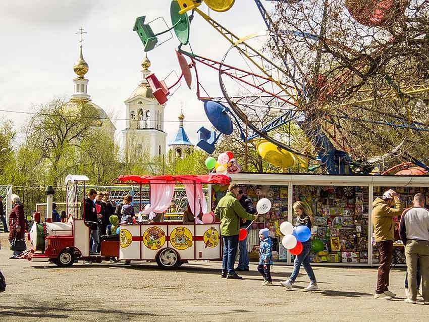 В Камышине в парке Комсомольцев-добровольцев сегодня открылся летний сезон