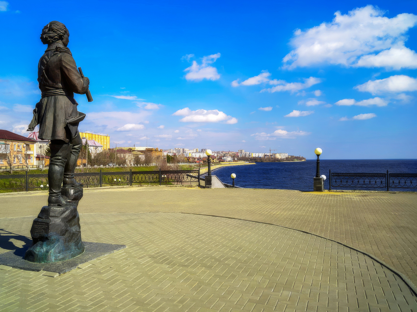 В избирательном округе по выбору депутата Госдумы, где будут голосовать в этом году камышане, назревает нешуточная конкуренция