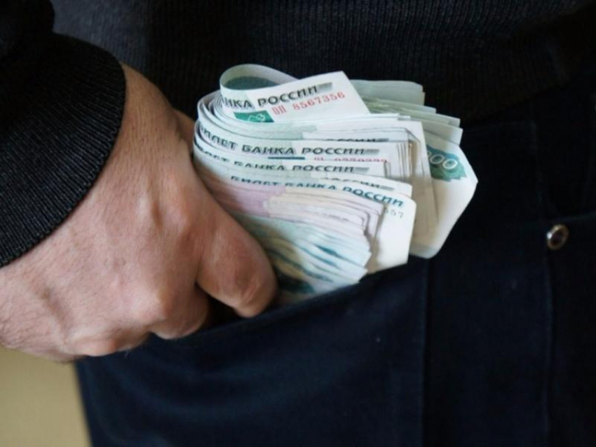 Честный уголовник выманил у жительницы Камышина  40 000 рублей