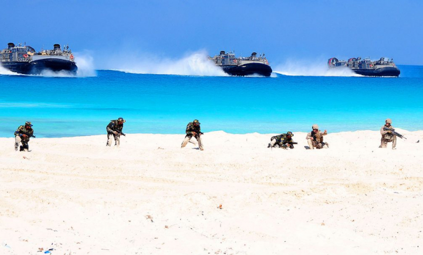 Остров Харк: США готовят высадку морской пехоты после мощного авиаудара, чтобы взять под контроль нефтяную добычу Ирана