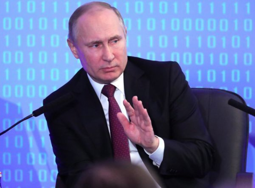 Бизнес в России чувствует себя, как изнасилованный тракторист, - дал понять Путину бизнесмен