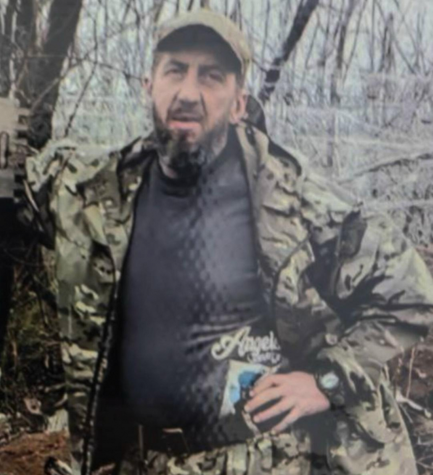 В Камышине проводят в последний путь погибшего в СВО Игоря Блинова