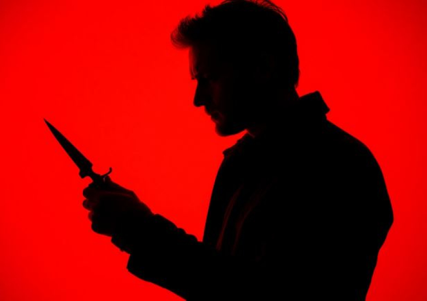 Мужчину и подростка зарезали в соседнем с Камышинским - Ольховском районе