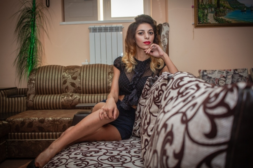 Стюардесса по имени... - таким видит свое будущее участница конкурса «Мисс Блокнот Камышин - 2019» Нарине Арменян