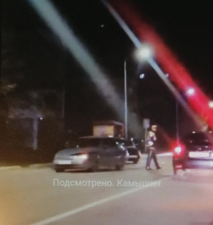 Что известно о сегодняшнем, 17 апреля, ночном ДТП на улице Волгоградской в Камышине? (ВИДЕО)