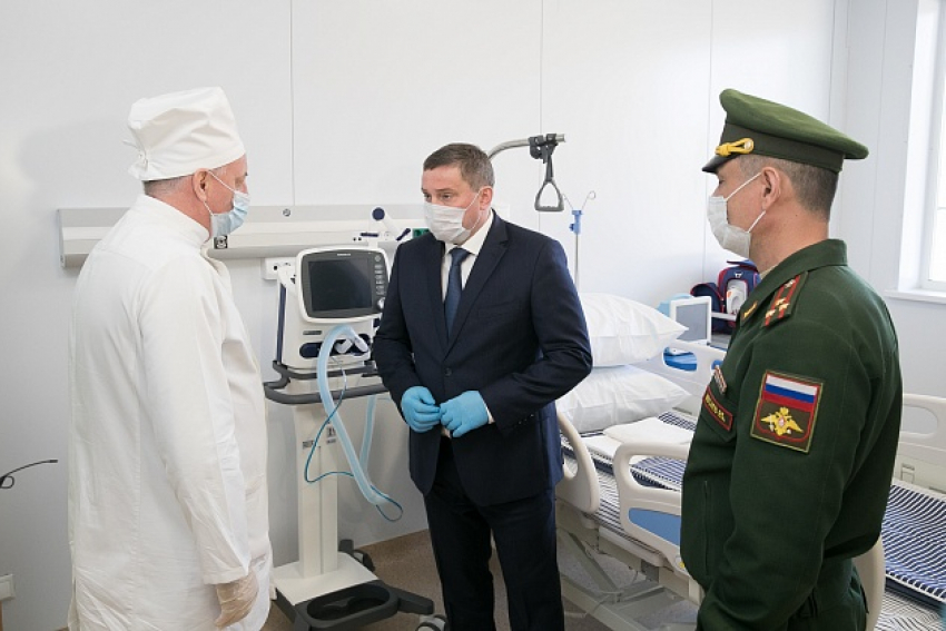 Андрей Бочаров «принял» новый инфекционный центр в Волгограде, возведенный военными