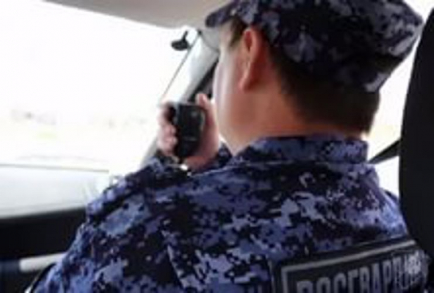 В Камышине росгвардейцы задержали негодяев, нападавших на пенсионерок
