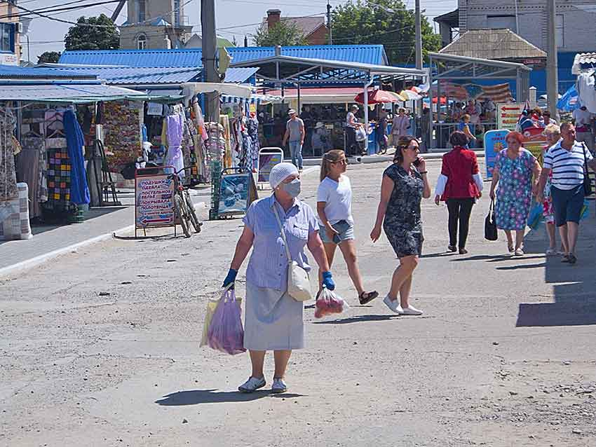 Роспотребнадзор просит жителей Волгоградской области носить маски в сумасшедшую жару 