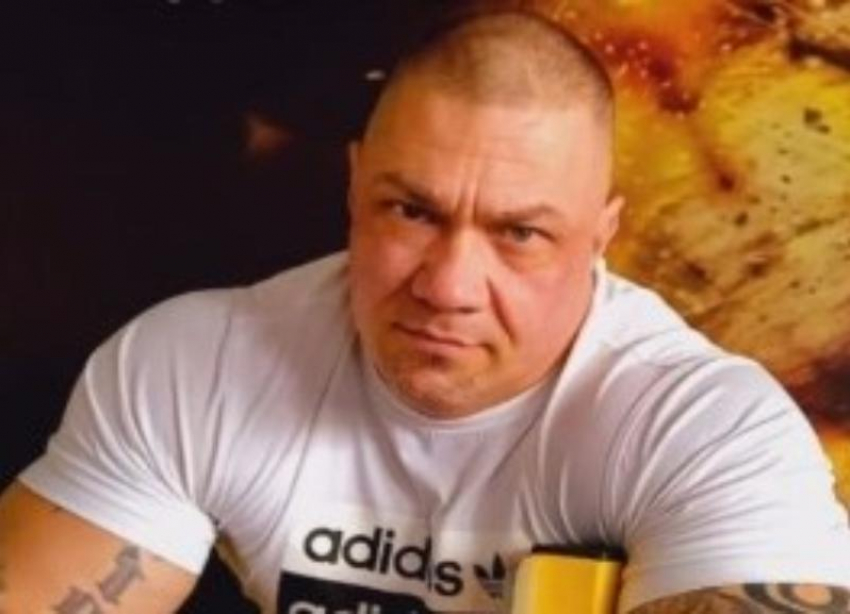 Был в гостях и упал замертво на кухне: в Волжском скончался известный тату-мастер