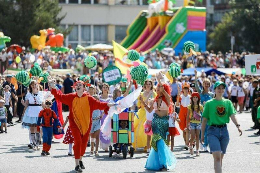Организаторы Арбузного фестиваля заготовили призы для участников карнавала